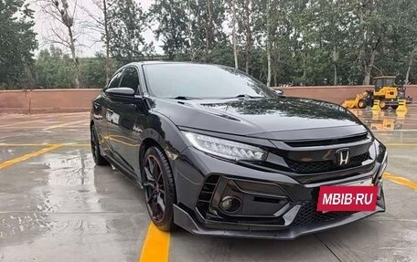 Honda Civic, 2021 год, 1 350 000 рублей, 2 фотография