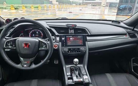 Honda Civic, 2021 год, 1 350 000 рублей, 8 фотография