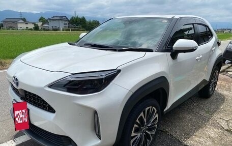Toyota Yaris Cross, 2022 год, 1 400 000 рублей, 2 фотография