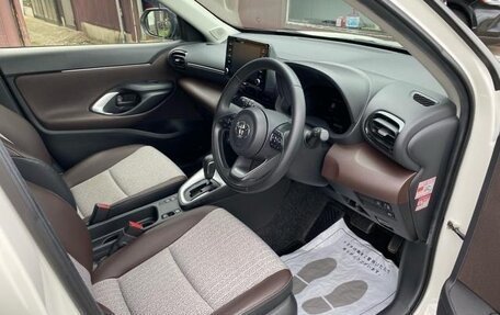 Toyota Yaris Cross, 2022 год, 1 400 000 рублей, 5 фотография