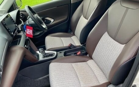 Toyota Yaris Cross, 2022 год, 1 400 000 рублей, 7 фотография