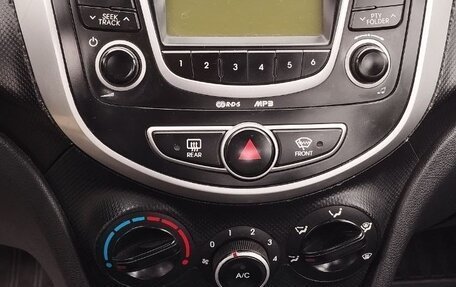 Hyundai Solaris II рестайлинг, 2012 год, 729 000 рублей, 8 фотография