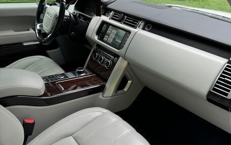 Land Rover Range Rover IV рестайлинг, 2014 год, 4 490 000 рублей, 17 фотография