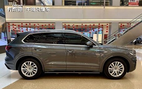Volkswagen Touareg III, 2022 год, 4 050 000 рублей, 3 фотография