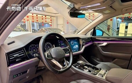 Volkswagen Touareg III, 2022 год, 4 050 000 рублей, 13 фотография