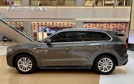 Volkswagen Touareg III, 2022 год, 4 050 000 рублей, 7 фотография