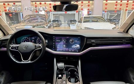 Volkswagen Touareg III, 2022 год, 4 050 000 рублей, 16 фотография