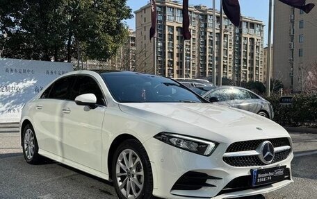 Mercedes-Benz A-Класс, 2021 год, 1 620 000 рублей, 3 фотография