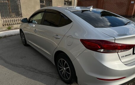 Hyundai Elantra VI рестайлинг, 2017 год, 1 250 000 рублей, 6 фотография