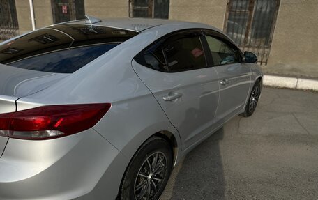 Hyundai Elantra VI рестайлинг, 2017 год, 1 250 000 рублей, 5 фотография