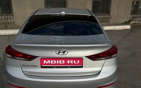 Hyundai Elantra VI рестайлинг, 2017 год, 1 250 000 рублей, 4 фотография