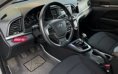 Hyundai Elantra VI рестайлинг, 2017 год, 1 250 000 рублей, 11 фотография
