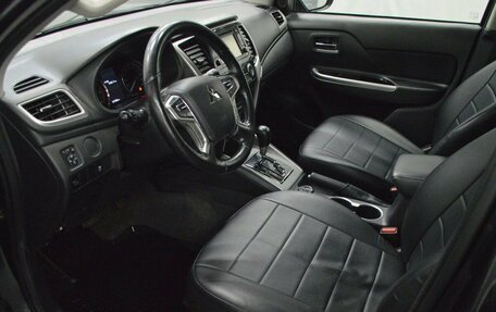 Mitsubishi L200 IV рестайлинг, 2019 год, 2 825 000 рублей, 8 фотография