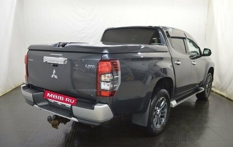 Mitsubishi L200 IV рестайлинг, 2019 год, 2 825 000 рублей, 4 фотография