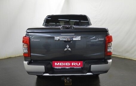 Mitsubishi L200 IV рестайлинг, 2019 год, 2 825 000 рублей, 5 фотография