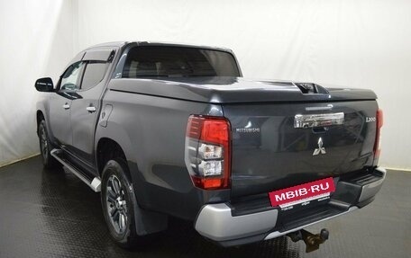 Mitsubishi L200 IV рестайлинг, 2019 год, 2 825 000 рублей, 6 фотография
