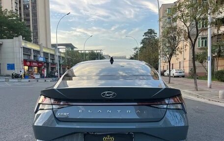 Hyundai Elantra, 2022 год, 1 350 000 рублей, 5 фотография
