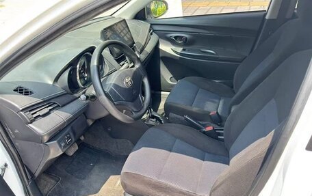 Toyota Yaris XP150 рестайлинг, 2021 год, 1 120 000 рублей, 10 фотография