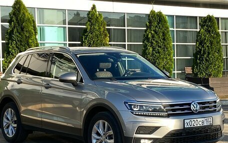 Volkswagen Tiguan II, 2018 год, 2 349 000 рублей, 1 фотография