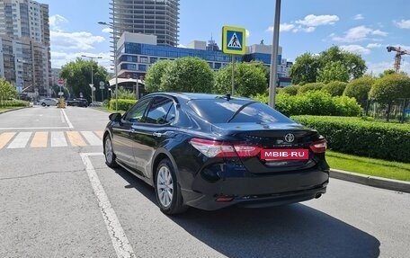 Toyota Camry, 2020 год, 2 350 000 рублей, 3 фотография