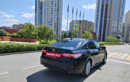 Toyota Camry, 2020 год, 2 350 000 рублей, 2 фотография