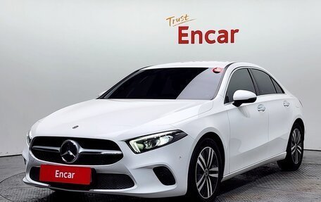 Mercedes-Benz A-Класс, 2021 год, 2 280 000 рублей, 2 фотография