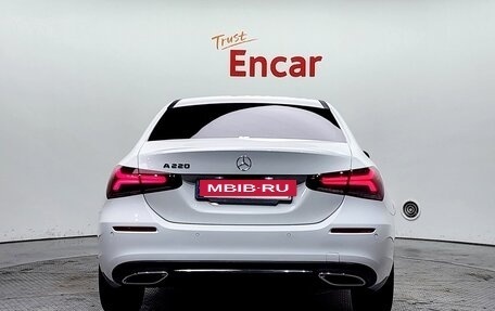 Mercedes-Benz A-Класс, 2021 год, 2 280 000 рублей, 3 фотография
