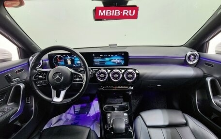 Mercedes-Benz A-Класс, 2021 год, 2 280 000 рублей, 7 фотография