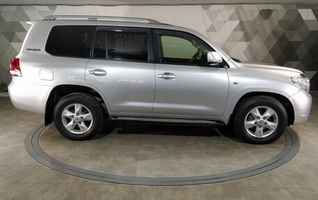 Toyota Land Cruiser 200, 2011 год, 2 590 000 рублей, 8 фотография