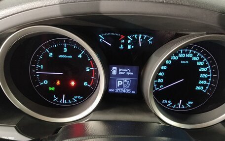 Toyota Land Cruiser 200, 2011 год, 2 590 000 рублей, 14 фотография