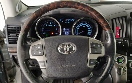Toyota Land Cruiser 200, 2011 год, 2 590 000 рублей, 10 фотография