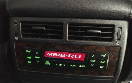 Toyota Land Cruiser 200, 2011 год, 2 590 000 рублей, 24 фотография