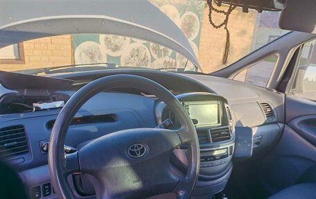 Toyota Previa II, 2001 год, 770 000 рублей, 3 фотография