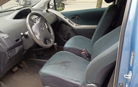 Toyota Yaris III рестайлинг, 2007 год, 580 000 рублей, 4 фотография