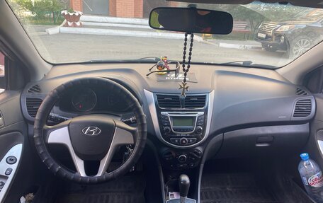 Hyundai Solaris II рестайлинг, 2011 год, 660 000 рублей, 1 фотография