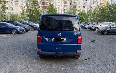 Volkswagen Caravelle T6 рестайлинг, 2018 год, 2 100 000 рублей, 4 фотография