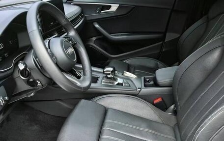 Audi A4, 2021 год, 2 420 000 рублей, 8 фотография