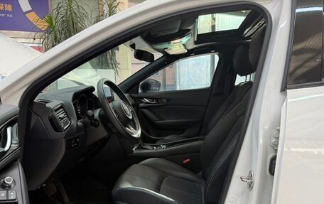 Mazda CX-4, 2021 год, 2 000 000 рублей, 14 фотография