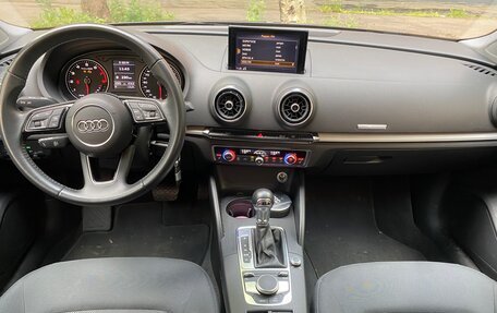 Audi A3, 2018 год, 2 000 000 рублей, 16 фотография