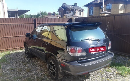 Lexus RX IV рестайлинг, 2001 год, 900 000 рублей, 3 фотография