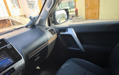 Toyota Land Cruiser Prado 150 рестайлинг 2, 2019 год, 5 350 000 рублей, 12 фотография