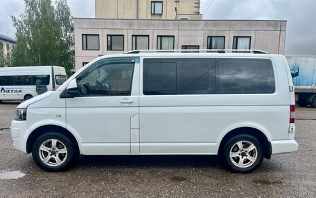Volkswagen Caravelle T5, 2014 год, 2 000 000 рублей, 3 фотография