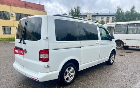 Volkswagen Caravelle T5, 2014 год, 2 000 000 рублей, 5 фотография