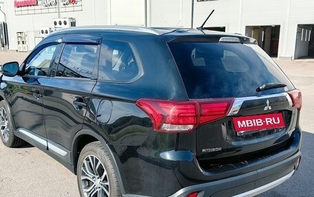 Mitsubishi Outlander III рестайлинг 3, 2016 год, 1 500 000 рублей, 6 фотография