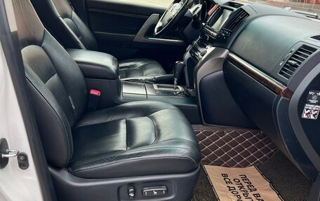 Toyota Land Cruiser 200, 2011 год, 2 780 000 рублей, 10 фотография