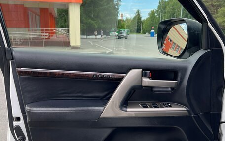 Toyota Land Cruiser 200, 2011 год, 2 780 000 рублей, 18 фотография
