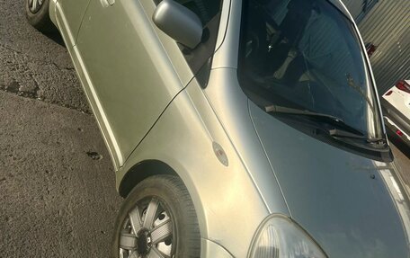 Toyota Vitz, 2001 год, 400 000 рублей, 3 фотография