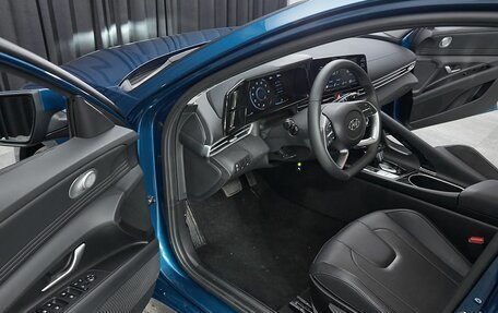 Hyundai Elantra, 2023 год, 2 350 000 рублей, 9 фотография