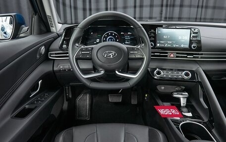 Hyundai Elantra, 2023 год, 2 350 000 рублей, 8 фотография