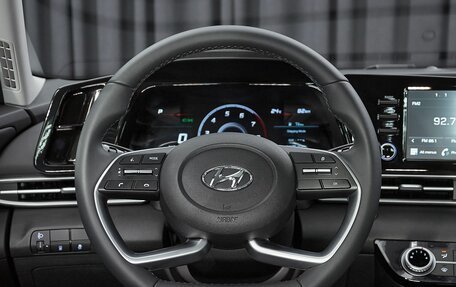 Hyundai Elantra, 2023 год, 2 350 000 рублей, 18 фотография